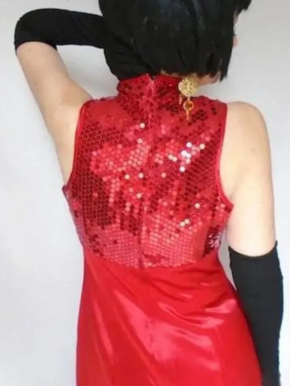 Red Satin Cheongsam Gown With Sequins Sassy Sexy Vintage ZumZum - Picture 4 of 8